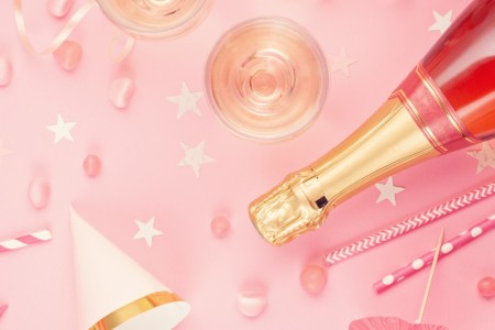 Prietena ta se marita? Iata ce ii oferi la petrecerea burlacitelor!