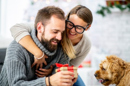 Tendinte pentru cadouri si cosuri cadou barbati in 2025