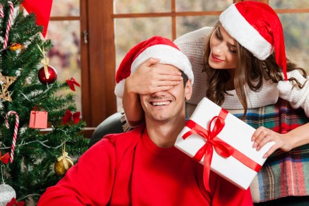 Idei de cadouri de Crăciun pentru bărbați - ce să NU le dăruiești niciodată!